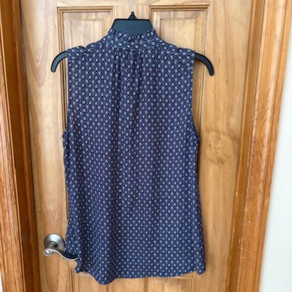 Carolina Belle ruffle collar print sleeveless blouse - Picture 2 of 4